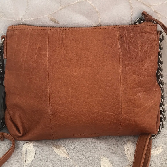 DAY & MOOD Karen Leather Crossbody Bag - Picture 2 of 8